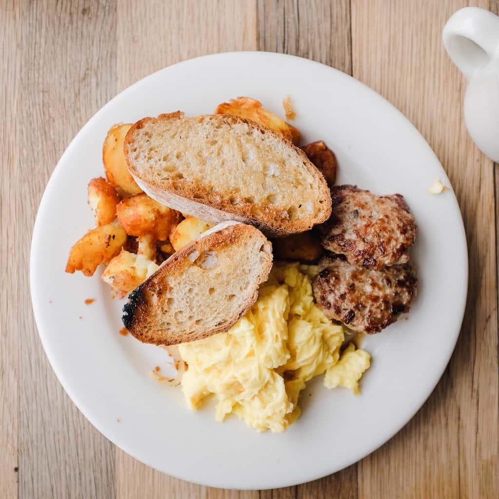 Classically simple plate