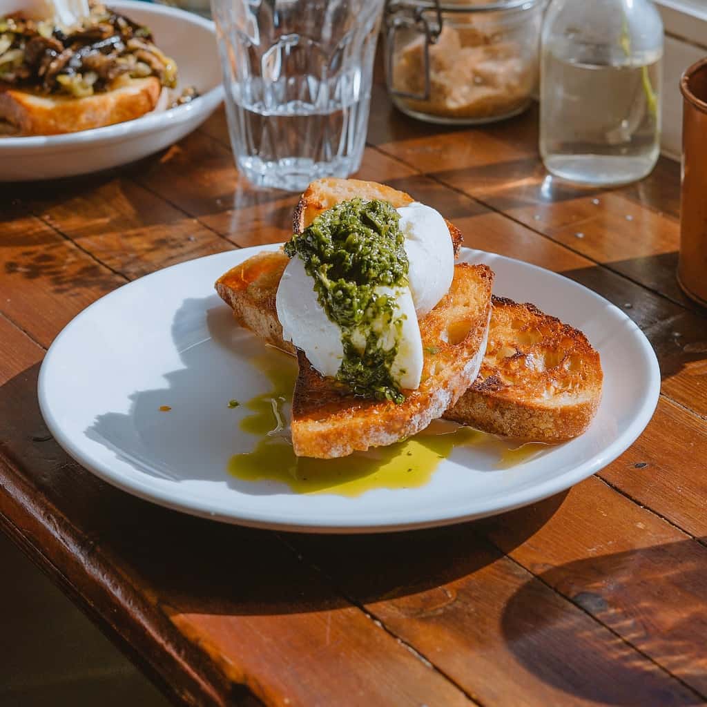 Italian pesto toast
